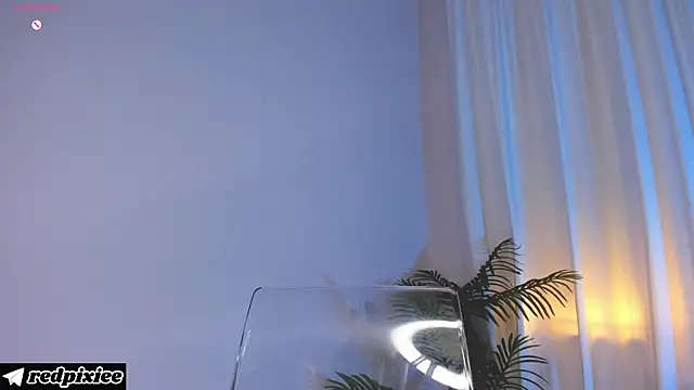 omgsexxxypixie webcam