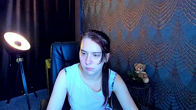 Livia_Shy webcam