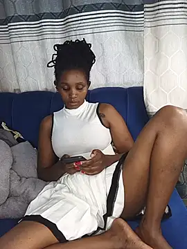 Suckmysweetboobs webcam