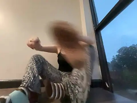 Snowbunnycake_131 webcam