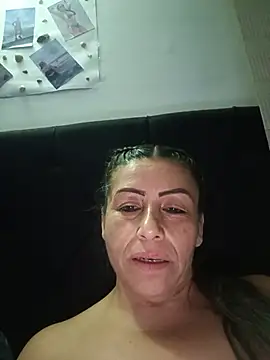 maynor_1998 live cam on StripChat