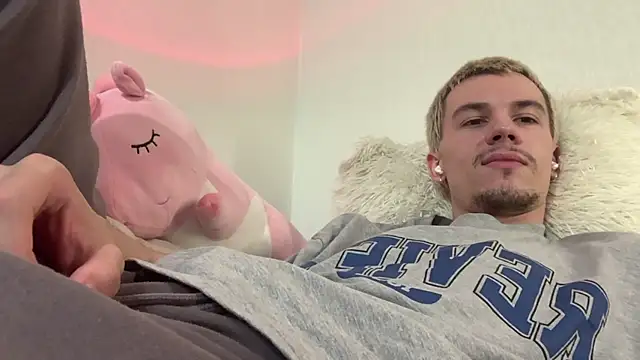 Jeremy1Scott live cam on StripChat