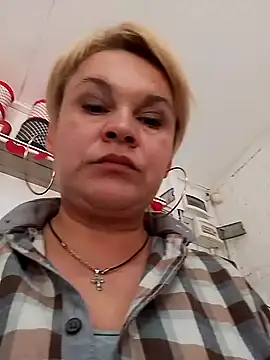 LittleFlower777 webcam