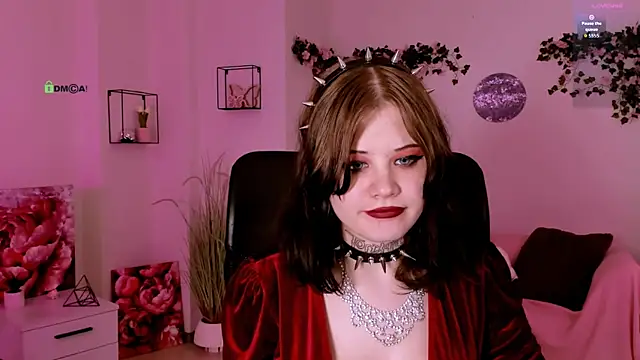 nikki_kiss_