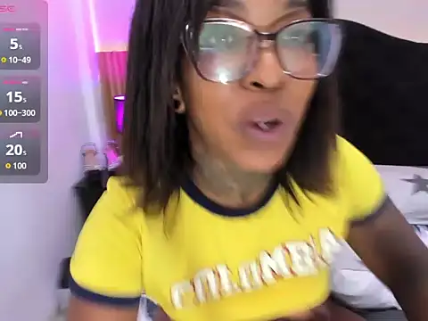 Pauline_Fox webcam