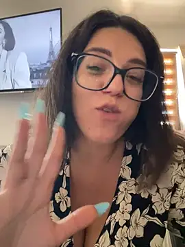 nadiranoor - NadiraNoor's free webcam - UK Sex Cams