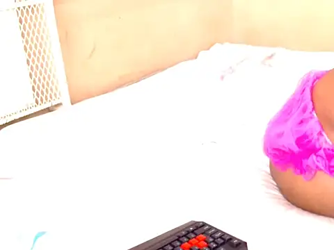 MidnightSparkles live cam on StripChat