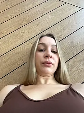 SashaCatt live cam on StripChat