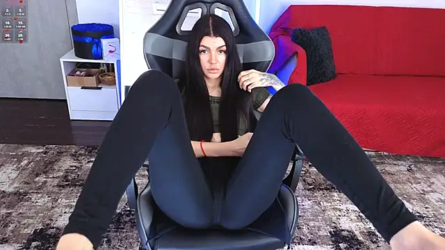 AnacondaOnn live cam on StripChat