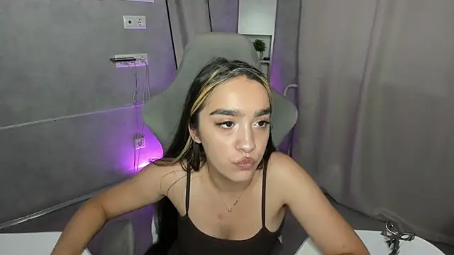 Barbara_Rogerss live cam on StripChat