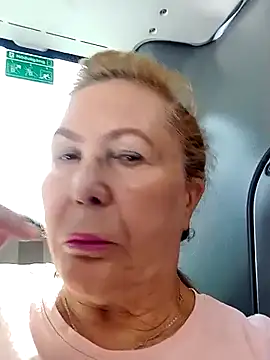 Hottie-Mom
