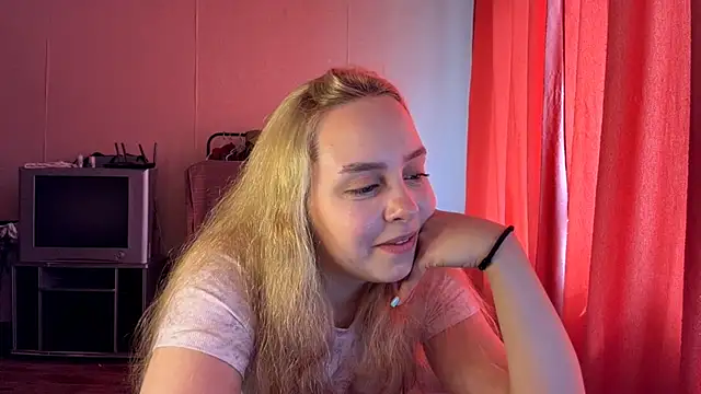 ZoraDearmon webcam