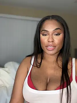 CandyLuxxxx webcam