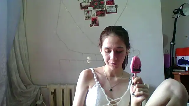 NickiKisinger webcam