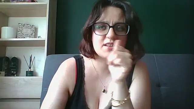 sensual_paris live cam on StripChat