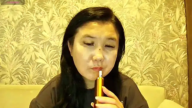 Bet_Lu live webcam show