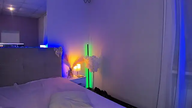 Laura_Leee webcam