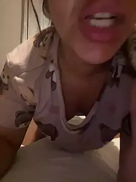Sexlove1xo webcam