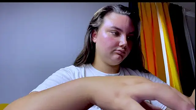 Dreamyblushfairy live cam on StripChat
