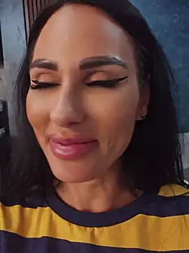 KatiaDivine webcam