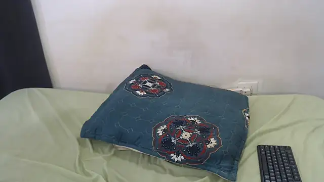 VelvetBooty webcam