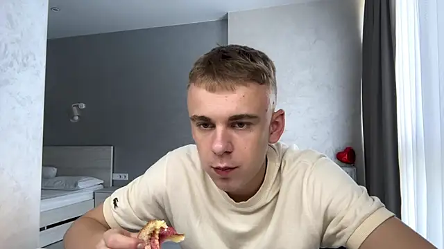SoloFury live webcam show