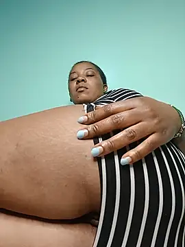 Lightskinbae live cam on StripChat