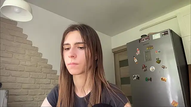 ZaraGuyette live cam on StripChat