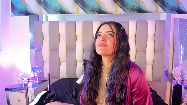 IsaDiiaz live webcam show