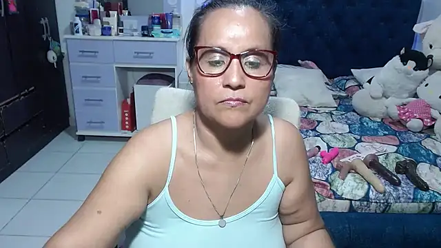pervert_mommy_ live webcam show