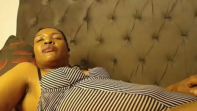 SpicyQueenxxxx webcam