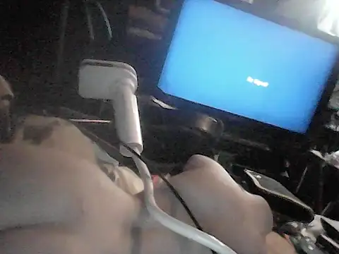 Twoslipperywhenwett webcam