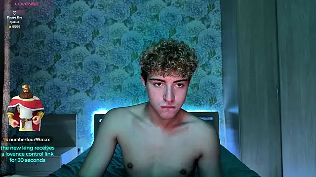 AlfredSweet live cam on StripChat