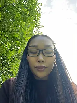 trytomakememoam webcam