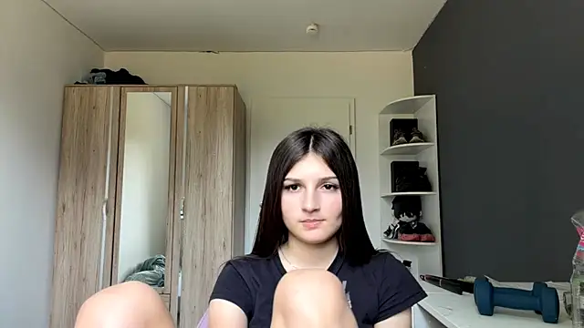 SpanishRooter live cam on StripChat