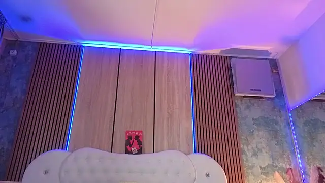 RedFlagXXX live cam on StripChat