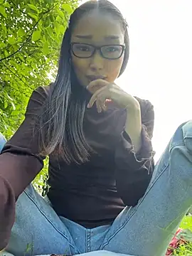 trytomakememoam webcam