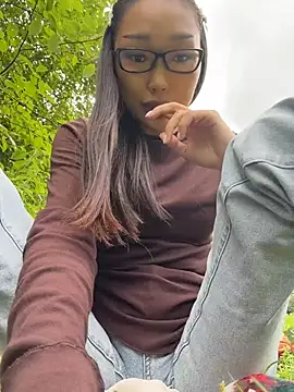 trytomakememoam webcam