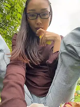 trytomakememoam webcam