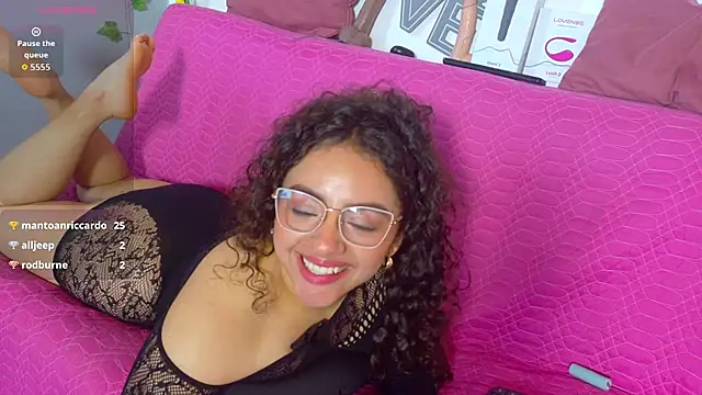 emiily_curly webcam
