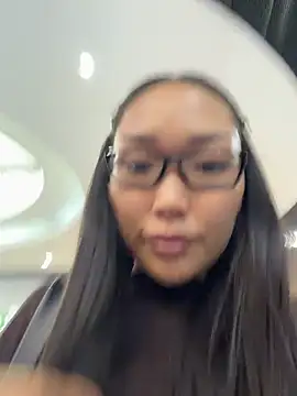 trytomakememoam live cam on StripChat