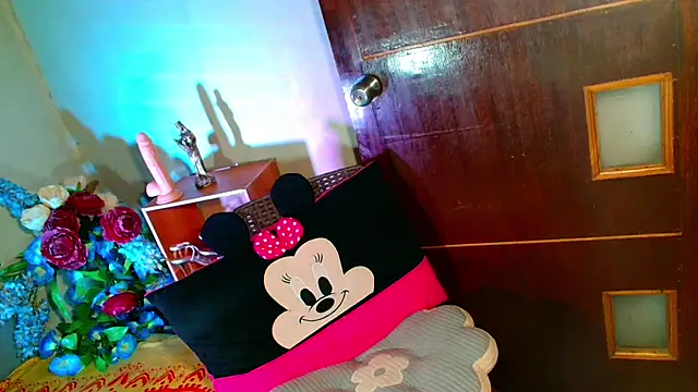 baby_kiraxx webcam