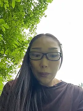 trytomakememoam live webcam show