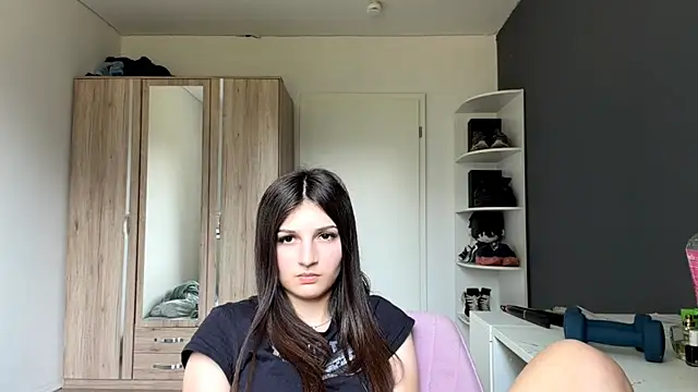 spanishrooter - SpanishRooter's free webcam - UK Sex Cams