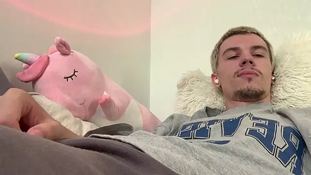 Jeremy1Scott Live Webcam on Stripchat