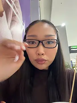 trytomakememoam webcam