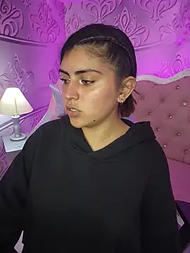 MishRaven live cam on StripChat