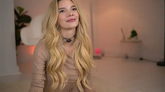 SvveetLuna live sex cam