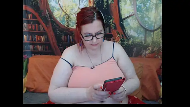 PlayfullMature webcam