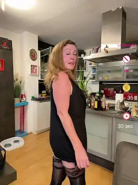 MumGabriela live cam on StripChat